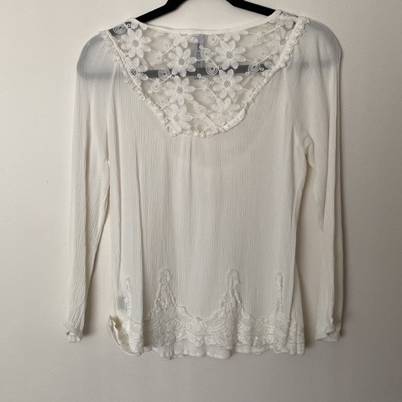 Design Lab small long sleeve cream off white lace and crepe top - Picture 2 of 7